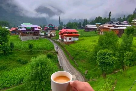 Top 10 Must-Visit Locations in Kashmir for Families – The Ultimate Travel Guide