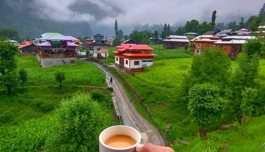 Top 10 Must-Visit Locations in Kashmir for Families – The Ultimate Travel Guide